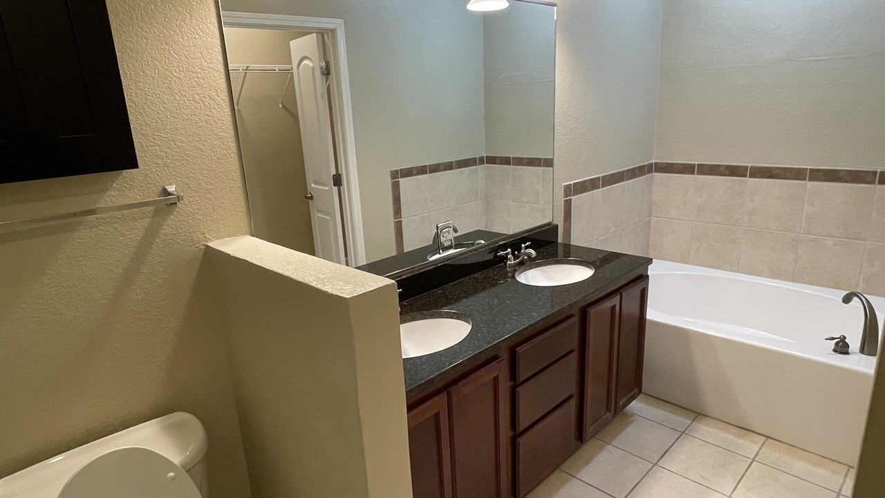 Photo of Bathroom in Bean Station