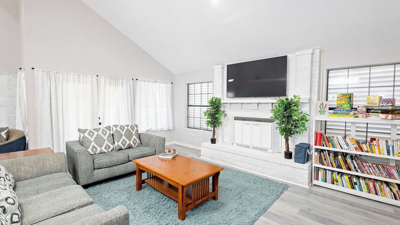 Photo of Livingroom in Bay Area