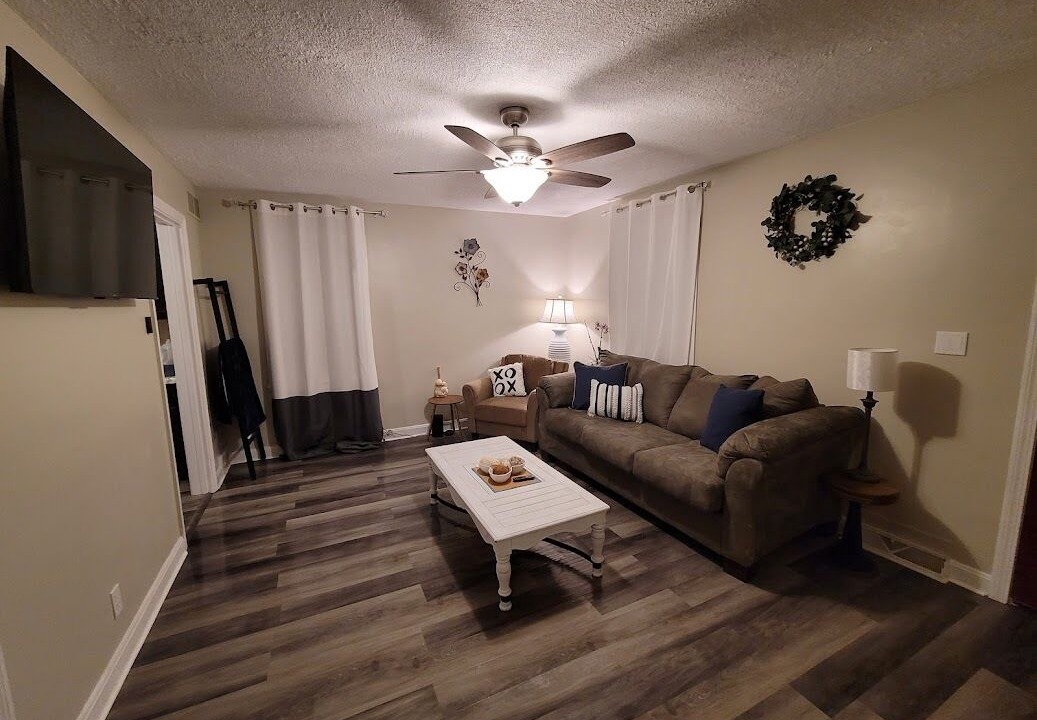Photo of Livingroom in Austintown