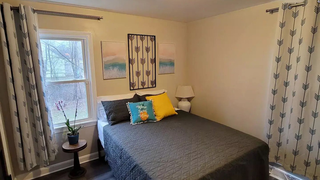 Photo of Bedroom in Austintown