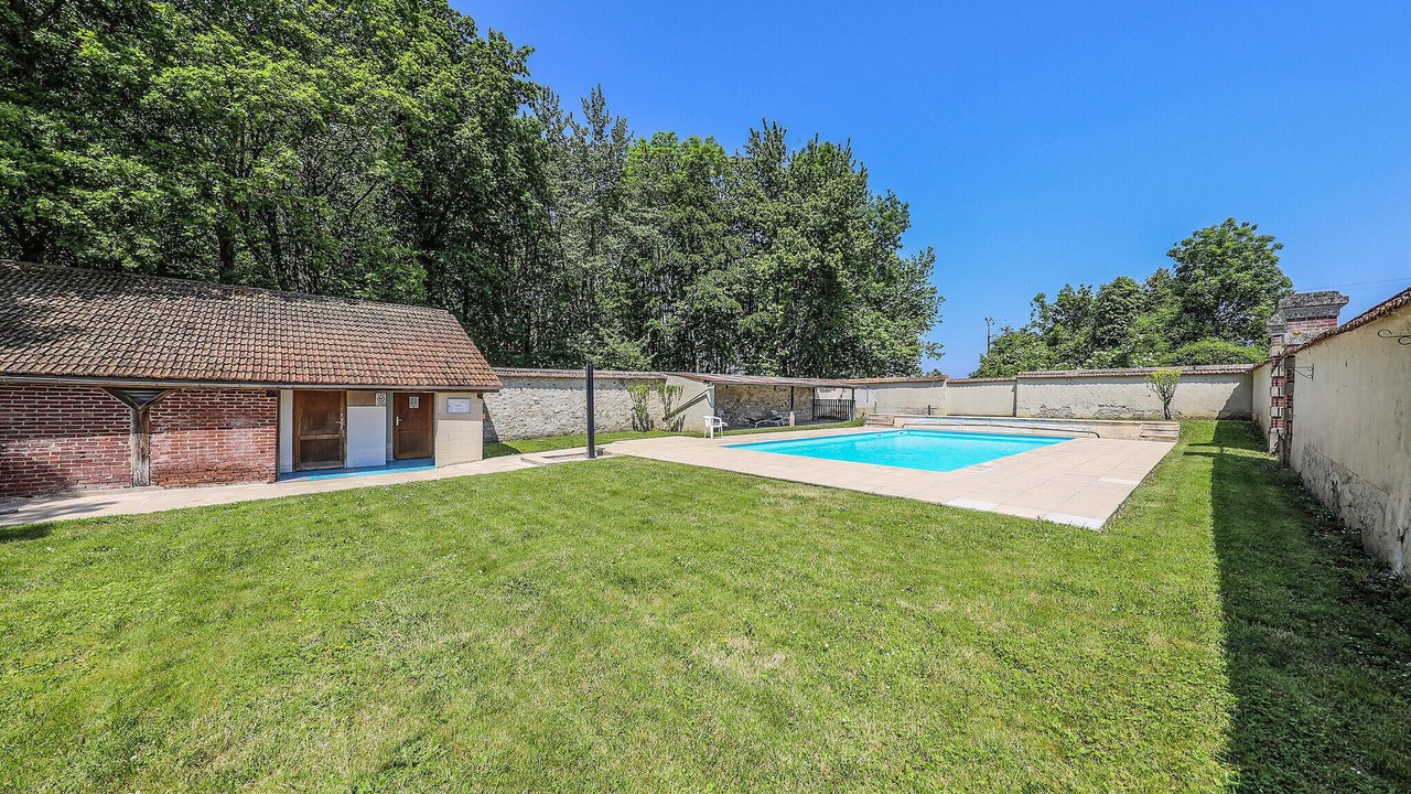 Photo of Outdoor in Ocquerre