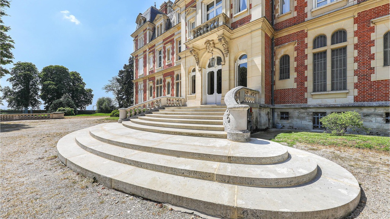 Photo of Others in Ocquerre