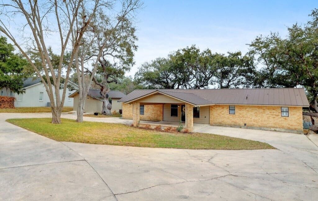 Photo of Others in Seguin