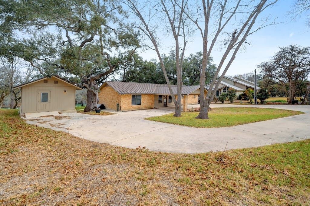 Photo of Others in Seguin