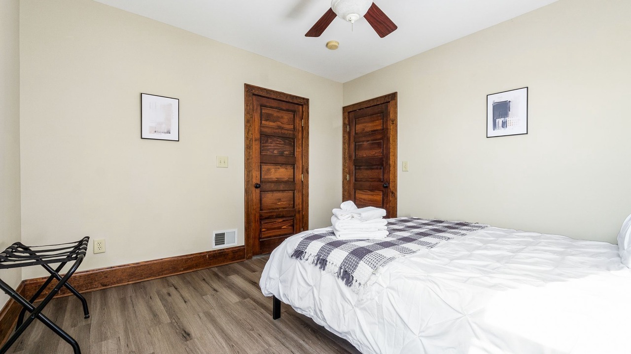 Photo of Bedroom in Old North Columbus