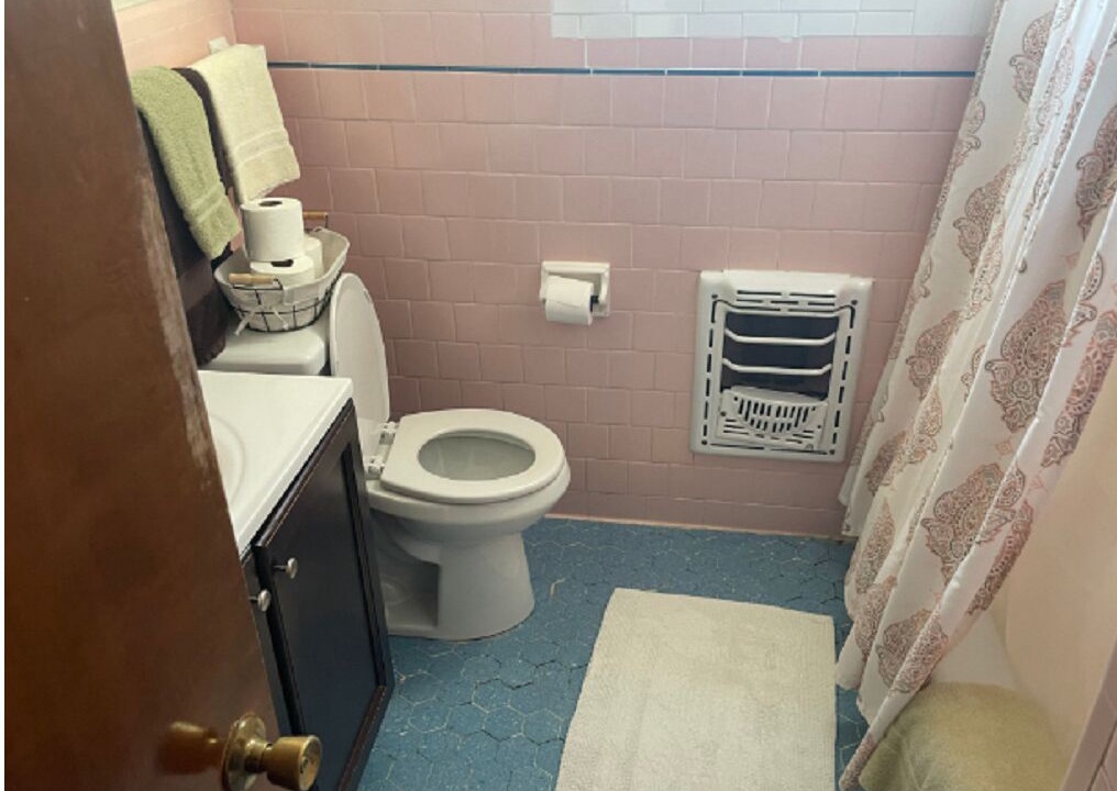Photo of Bathroom in La Marque
