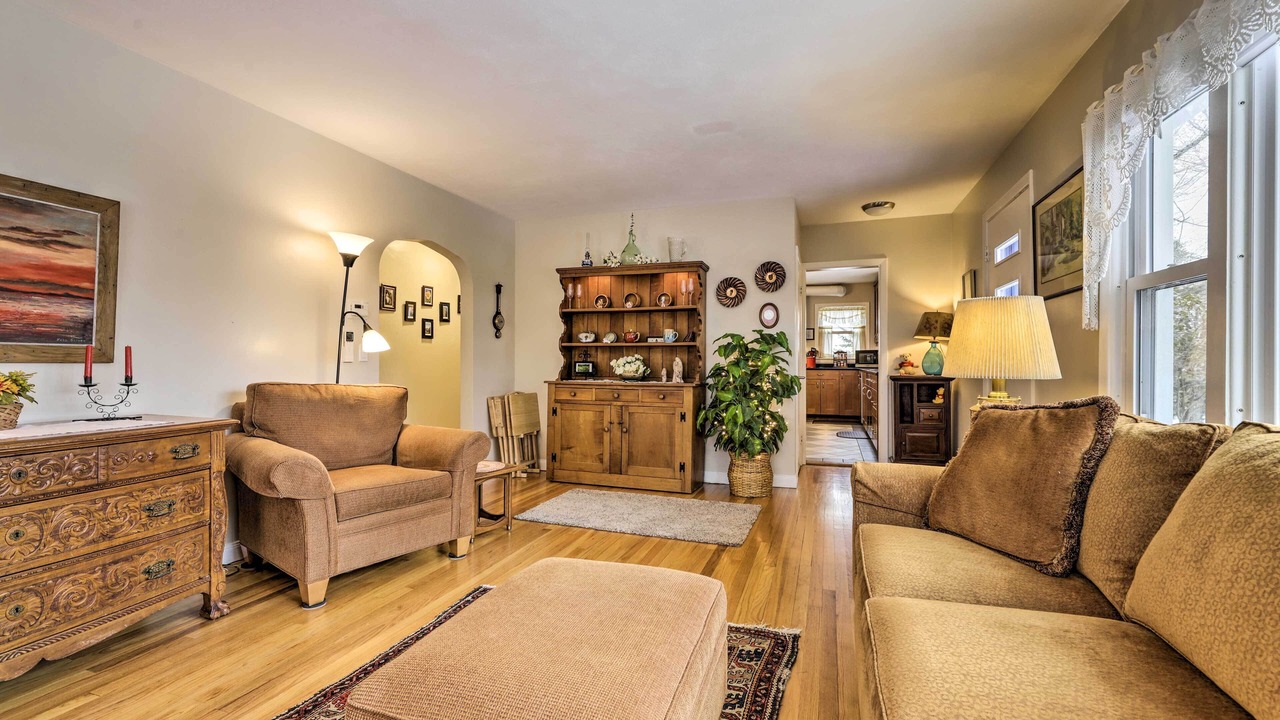 Photo of Livingroom in Hadley