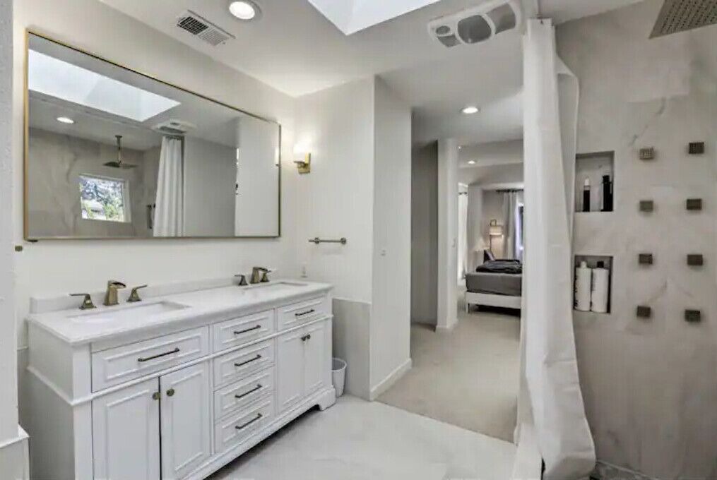 Photo of Bathroom in North Whisman