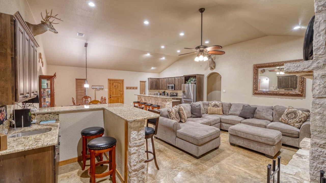 Photo of Livingroom in Concan