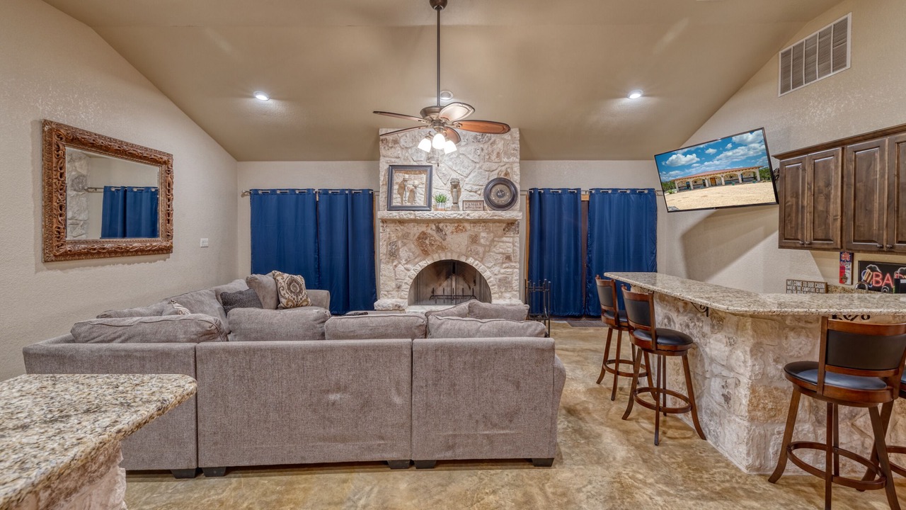 Photo of Livingroom in Concan