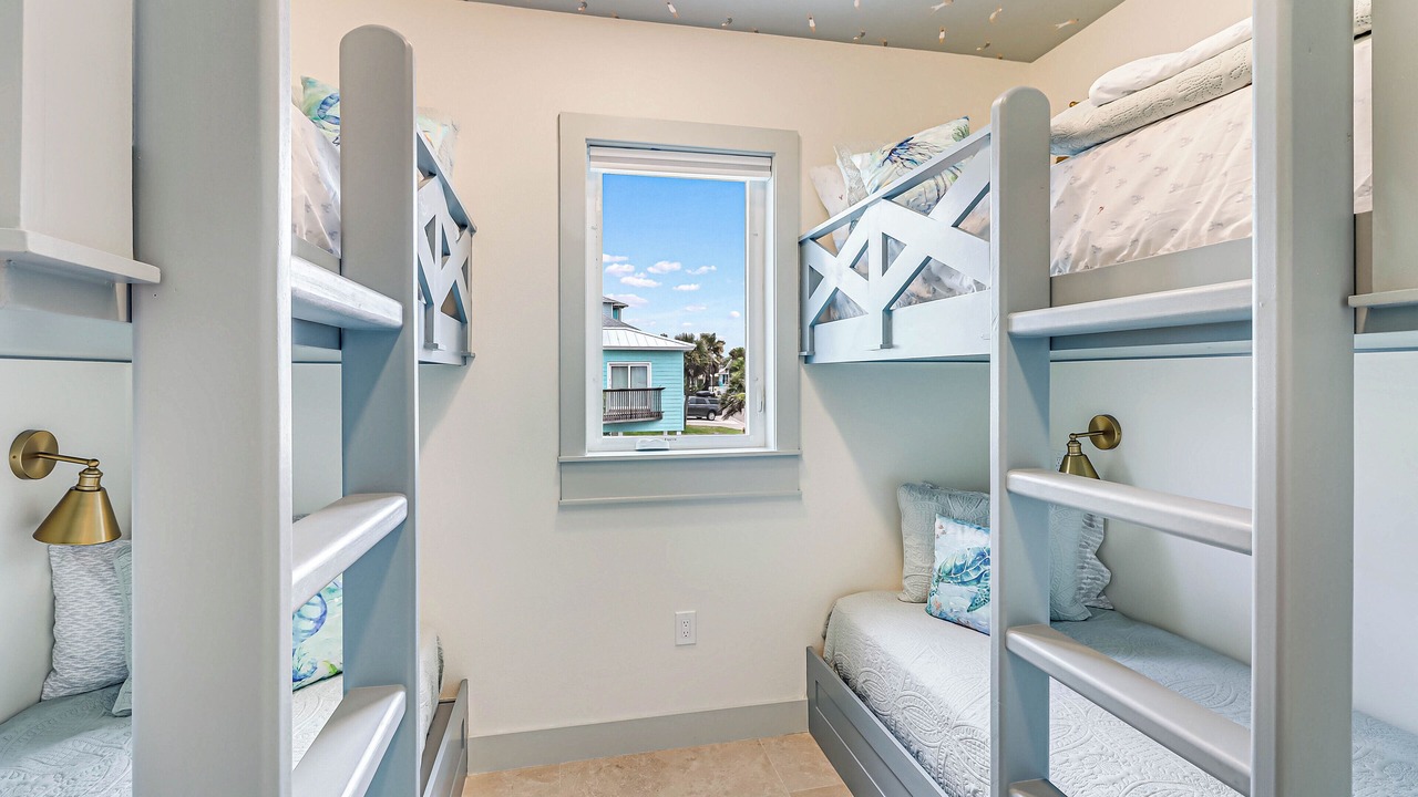 Photo of Bedroom in Sand Point