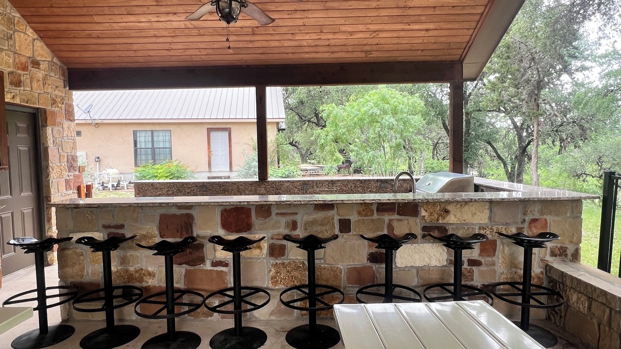 Photo of Patio Balcony in Concan