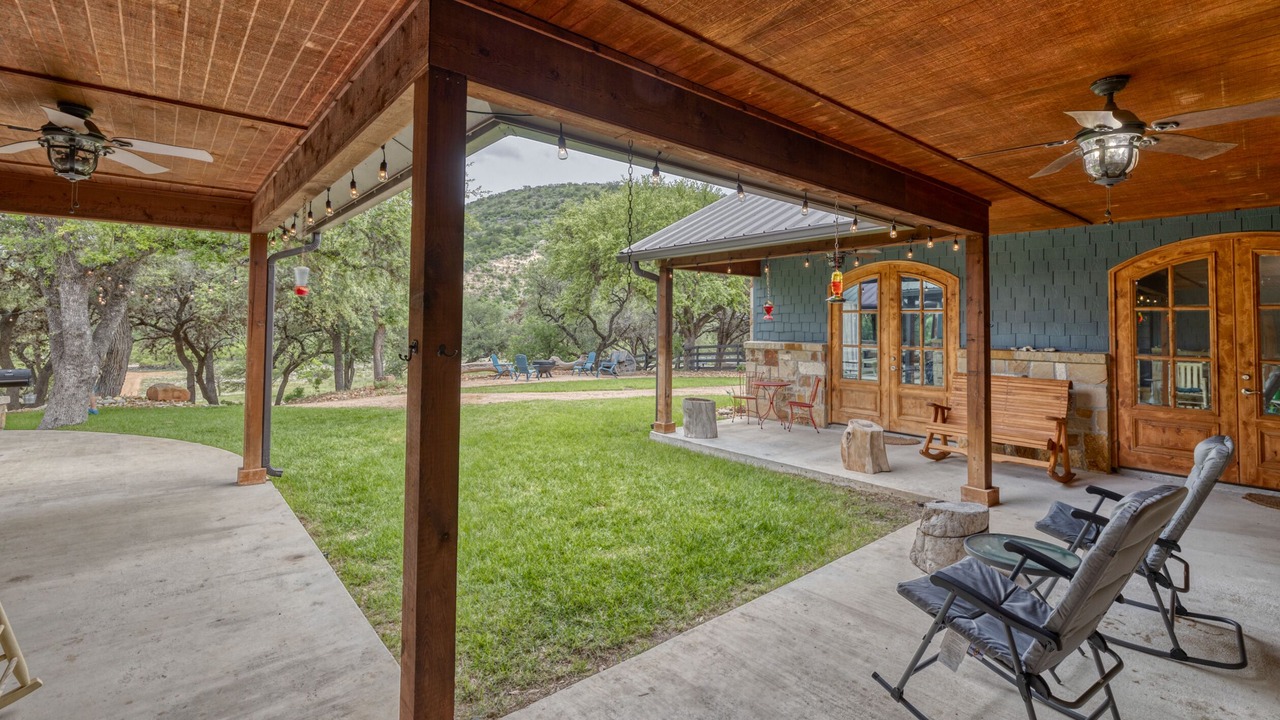 Photo of Patio Balcony in Concan