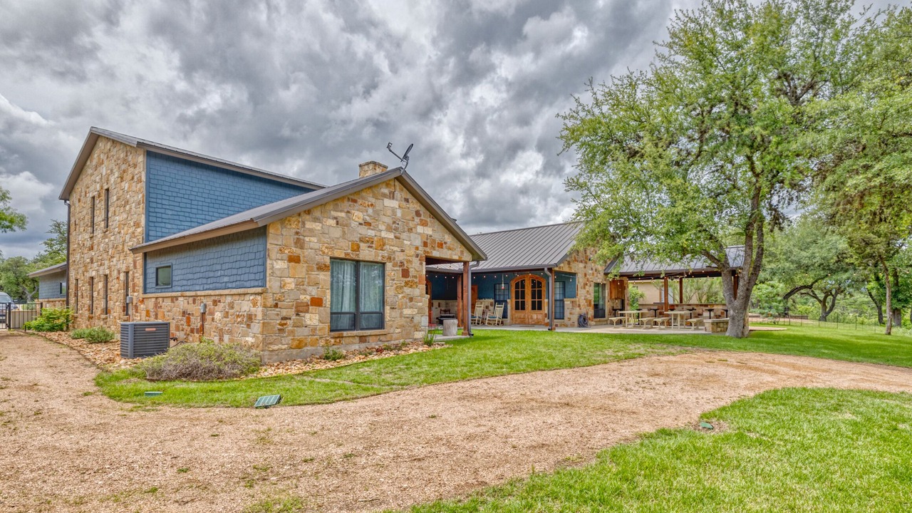 Photo of Outdoor in Concan