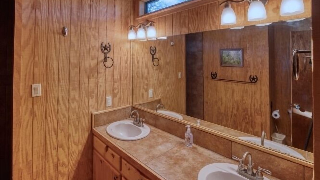 Photo of Bathroom in Concan
