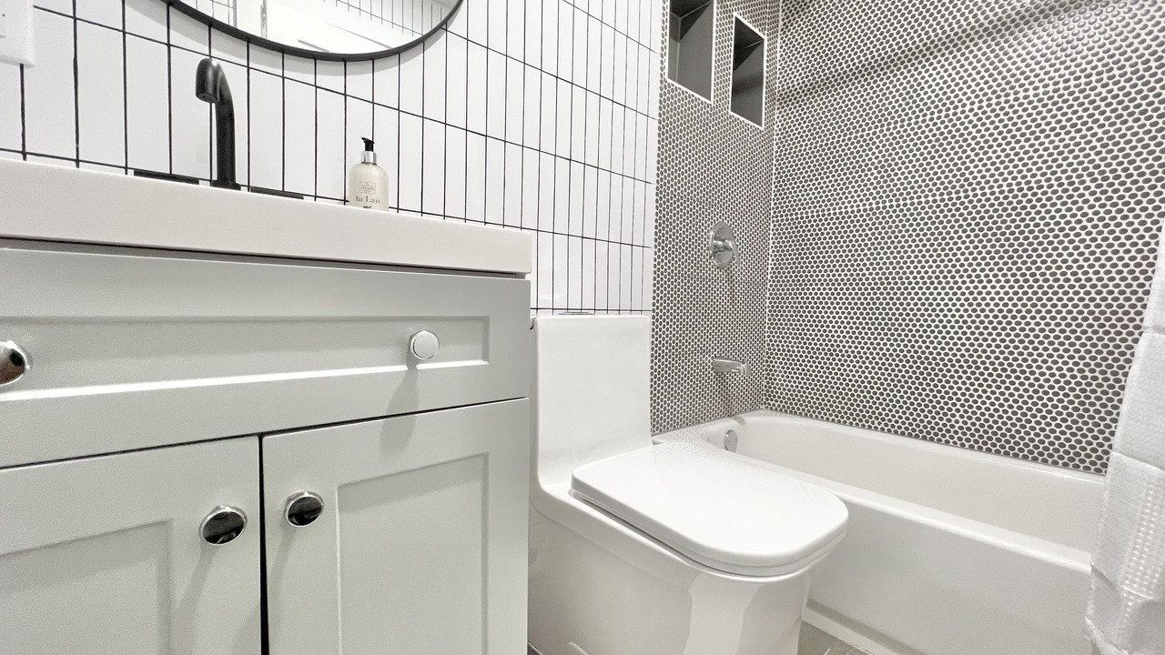 Photo of Bathroom in Port Morris