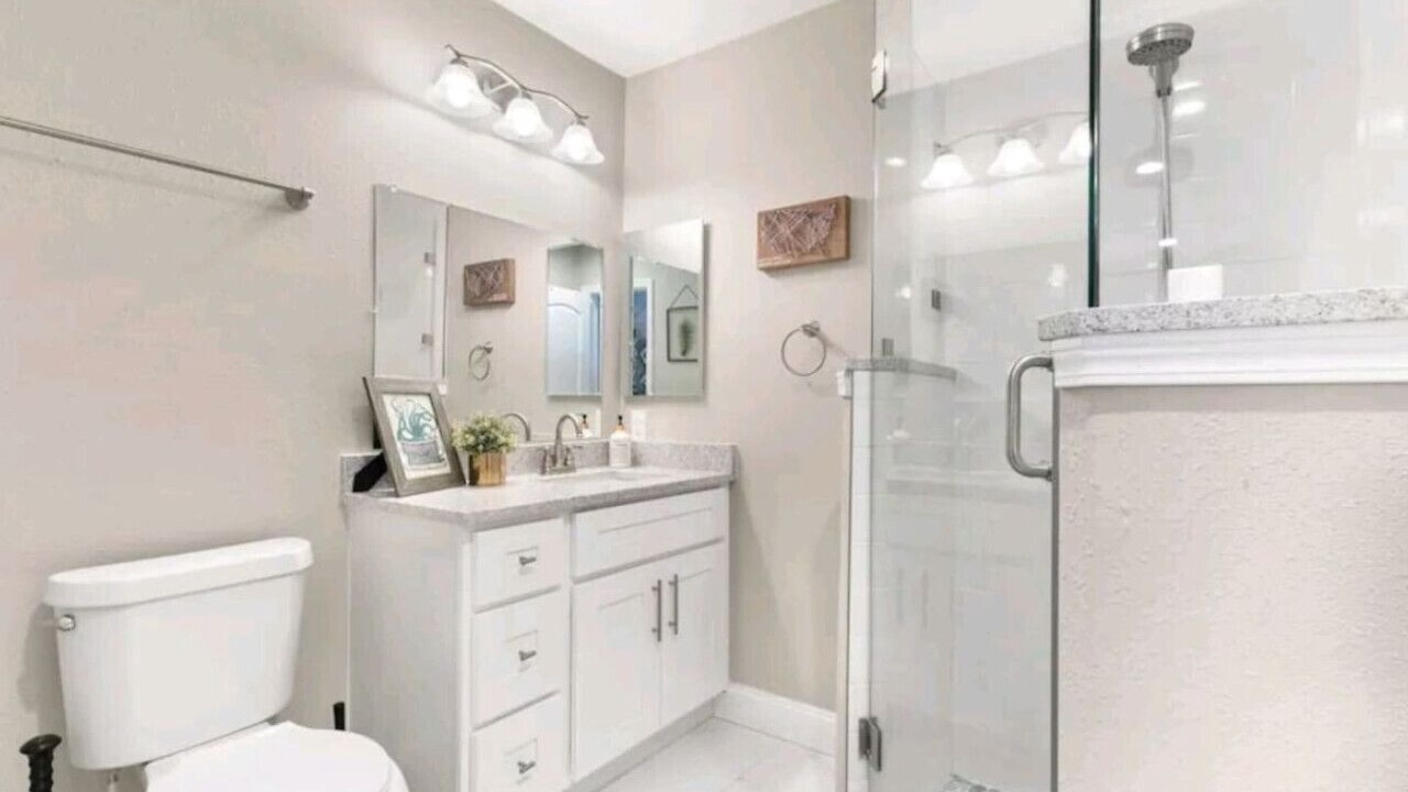 Photo of Bathroom in Apollo Beach