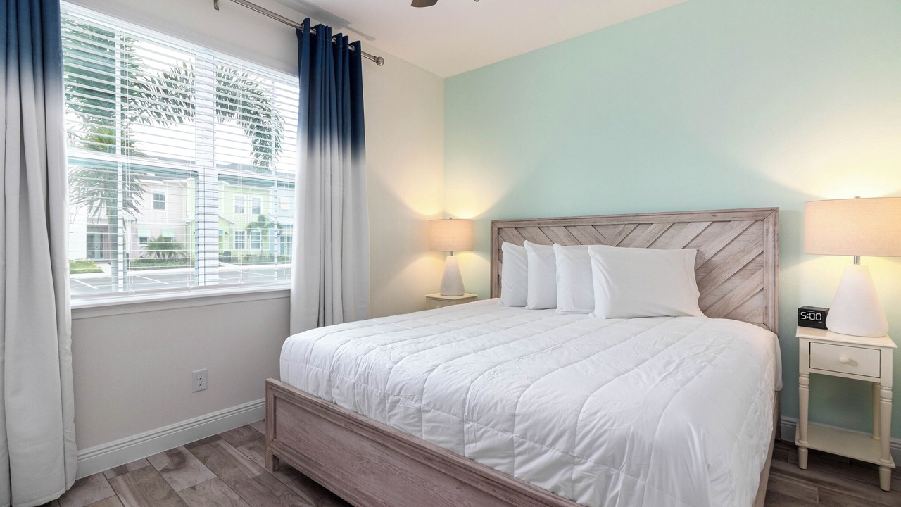 Photo of Bedroom in Bay Lake