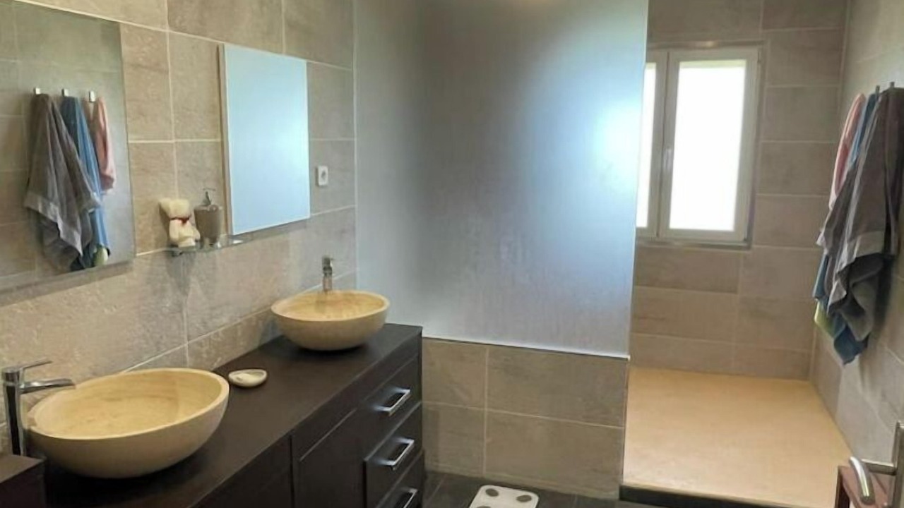 Photo of Bathroom in Montmeyran