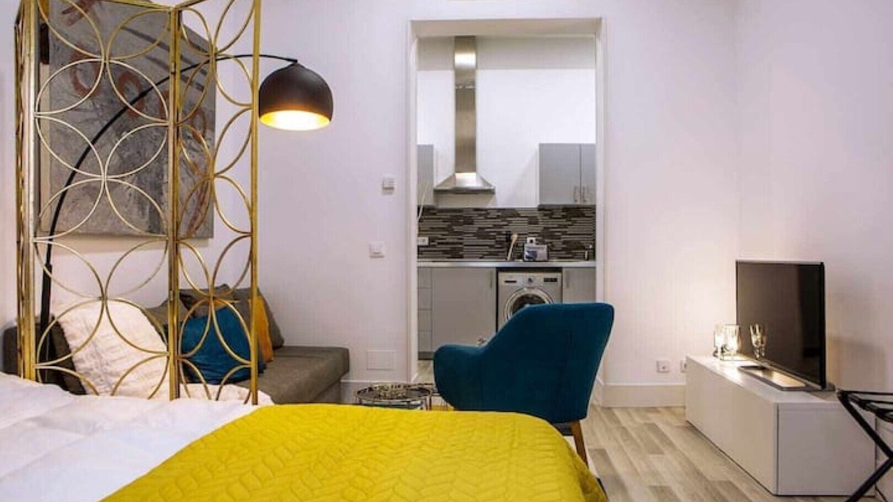 Photo of Bedroom in Golden Triangle of Art