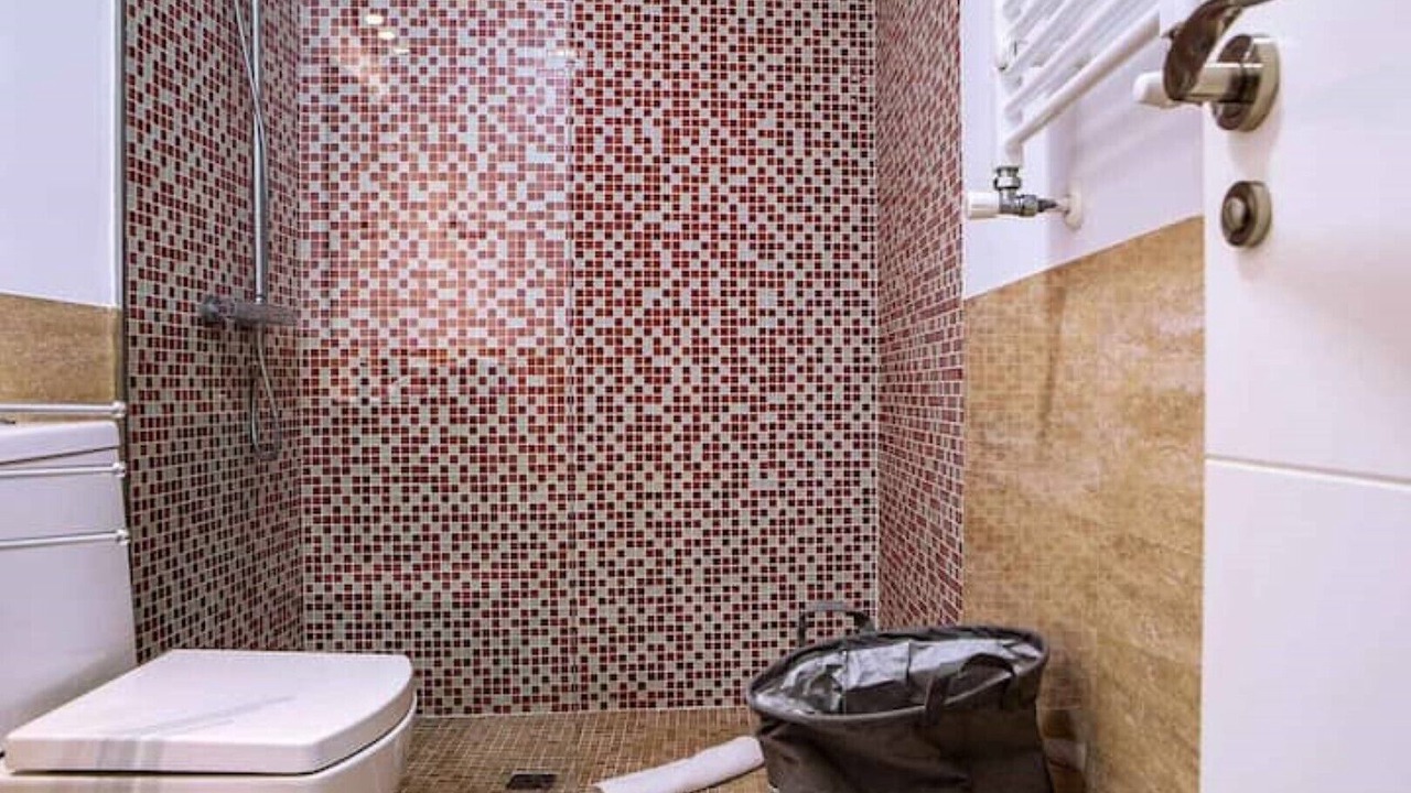 Photo of Bathroom in Golden Triangle of Art