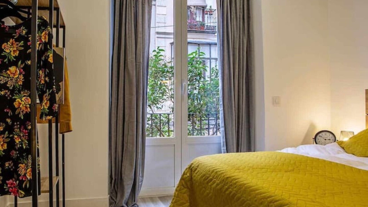 Photo of Bedroom in Golden Triangle of Art