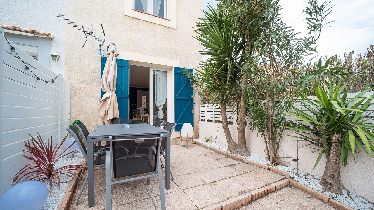 Photo of Outdoor in La Jetee