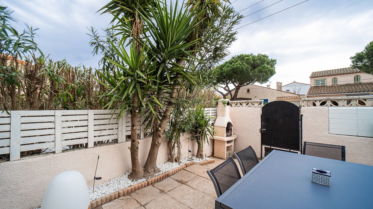 Photo of Outdoor in La Jetee