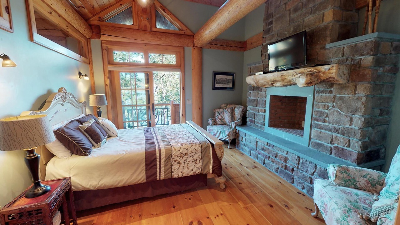 Photo of Bedroom in Cooperstown - Otsego Lake