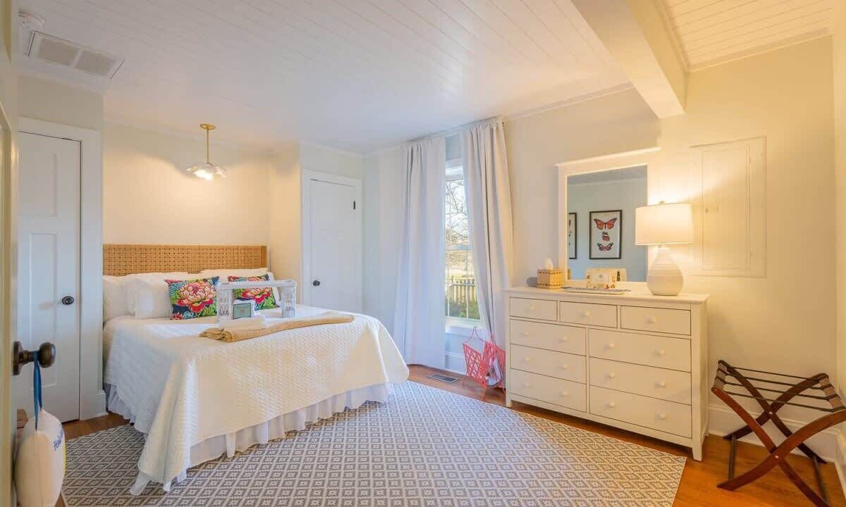 Photo of Bedroom in Irvington