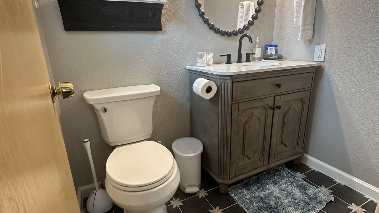 Photo of Bathroom in Canyon