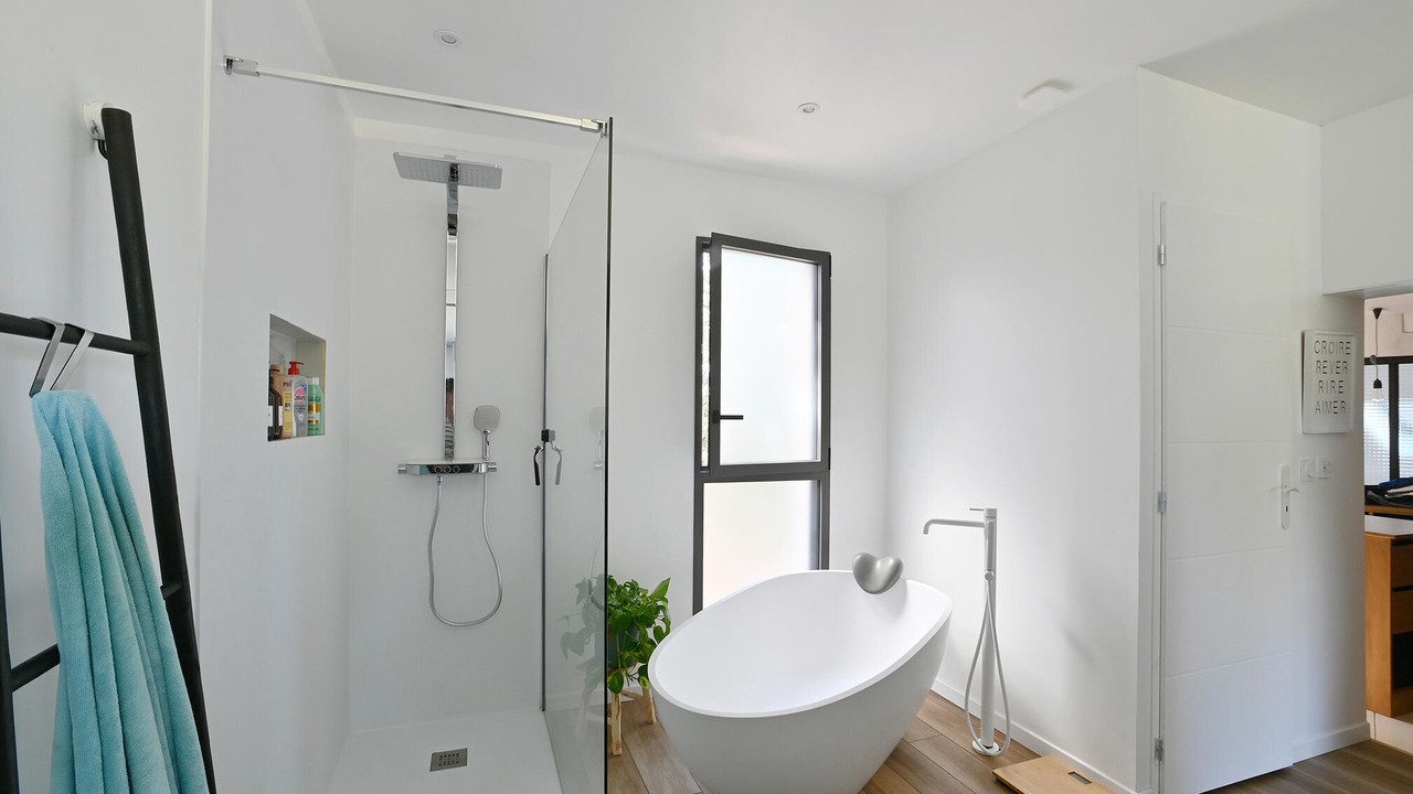 Photo of Bathroom in Favas