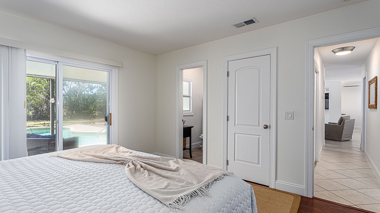 Photo of Bedroom in Coconut Grove