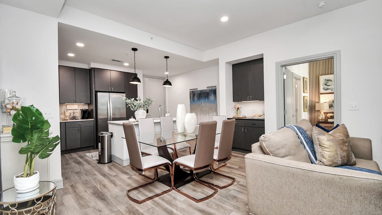 Photo of Livingroom in Braeswood Place
