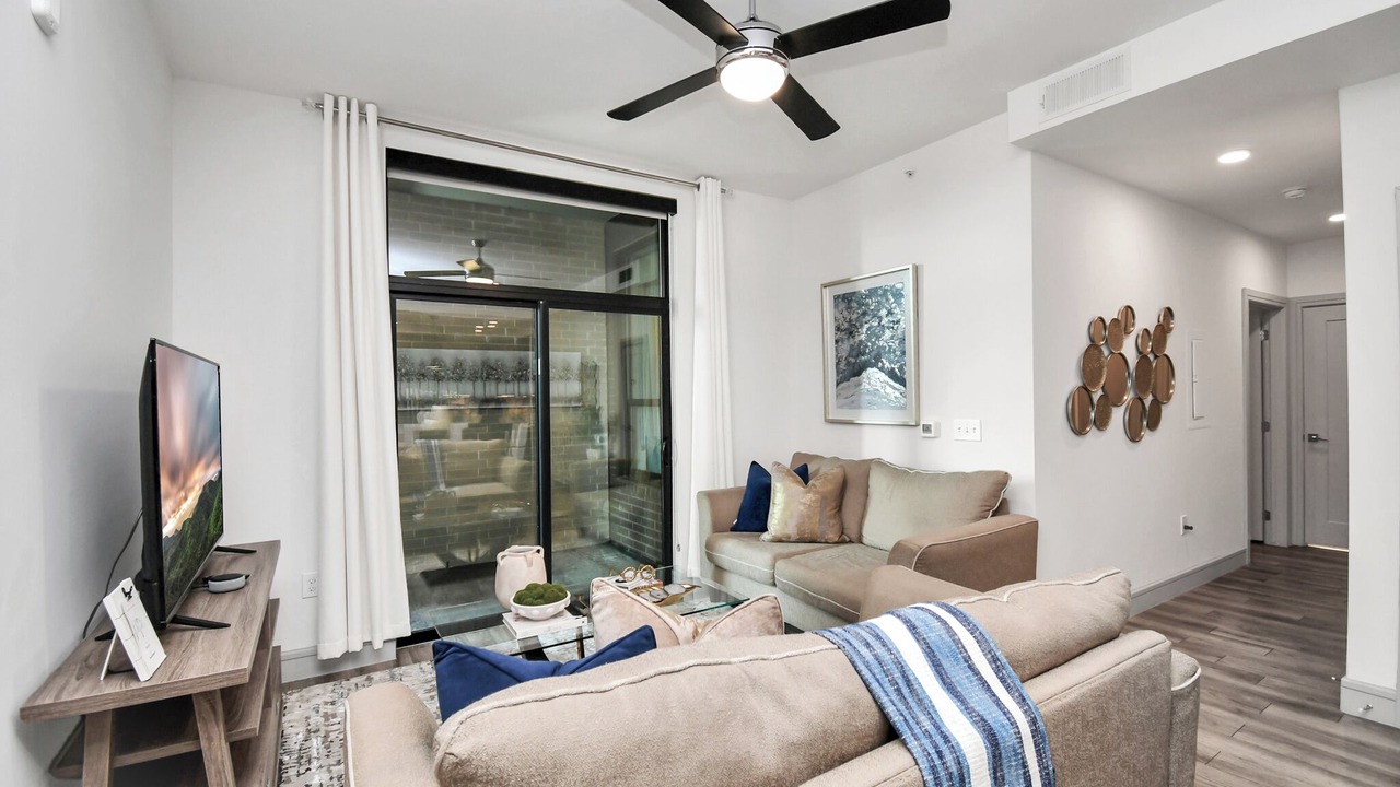 Photo of Livingroom in Braeswood Place