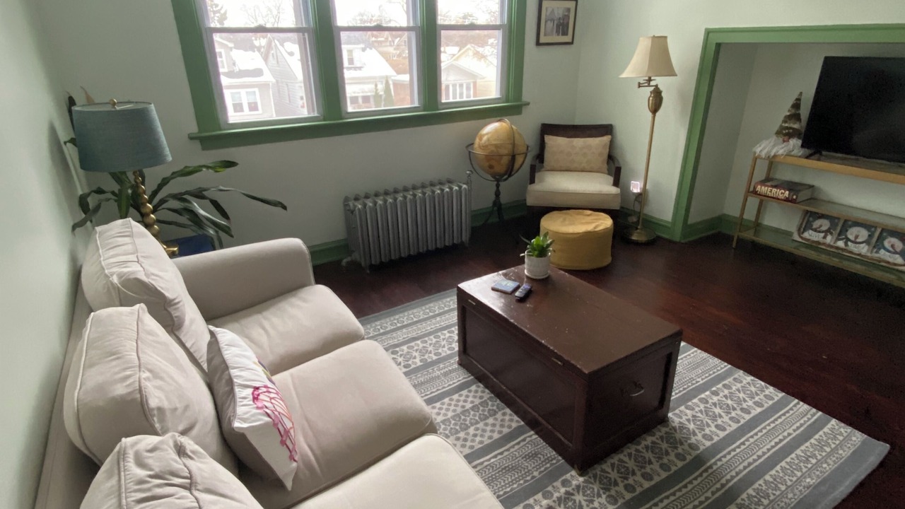 Photo of Livingroom in Norwood Park East