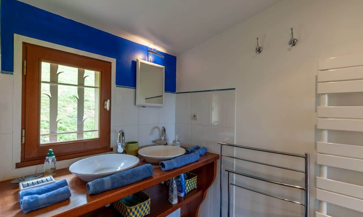 Photo of Bathroom in Manneville-la-Raoult