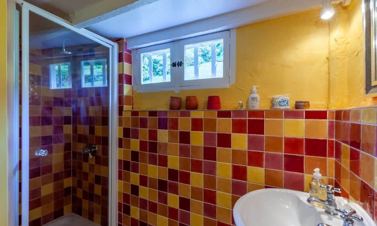 Photo of Bathroom in Manneville-la-Raoult