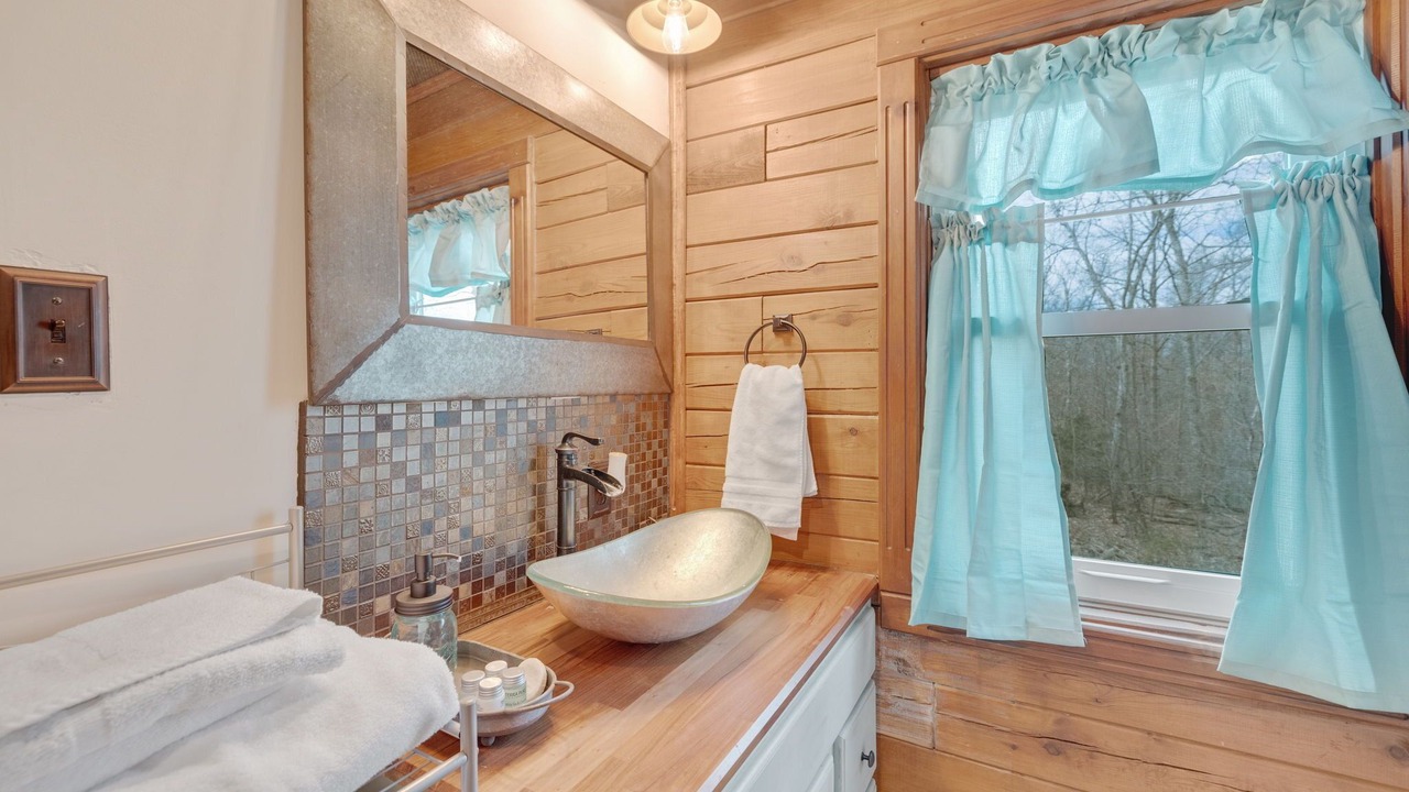 Photo of Bathroom in Doe Run