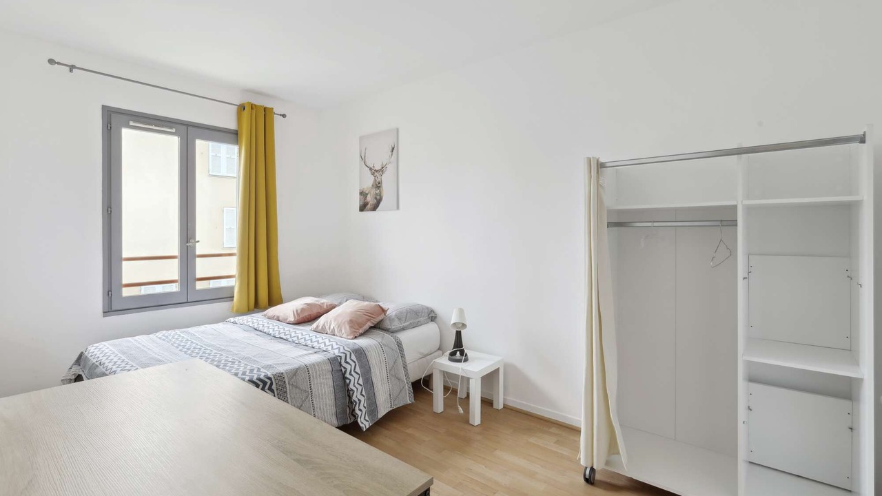 Photo of Bedroom in Mantes-la-Jolie