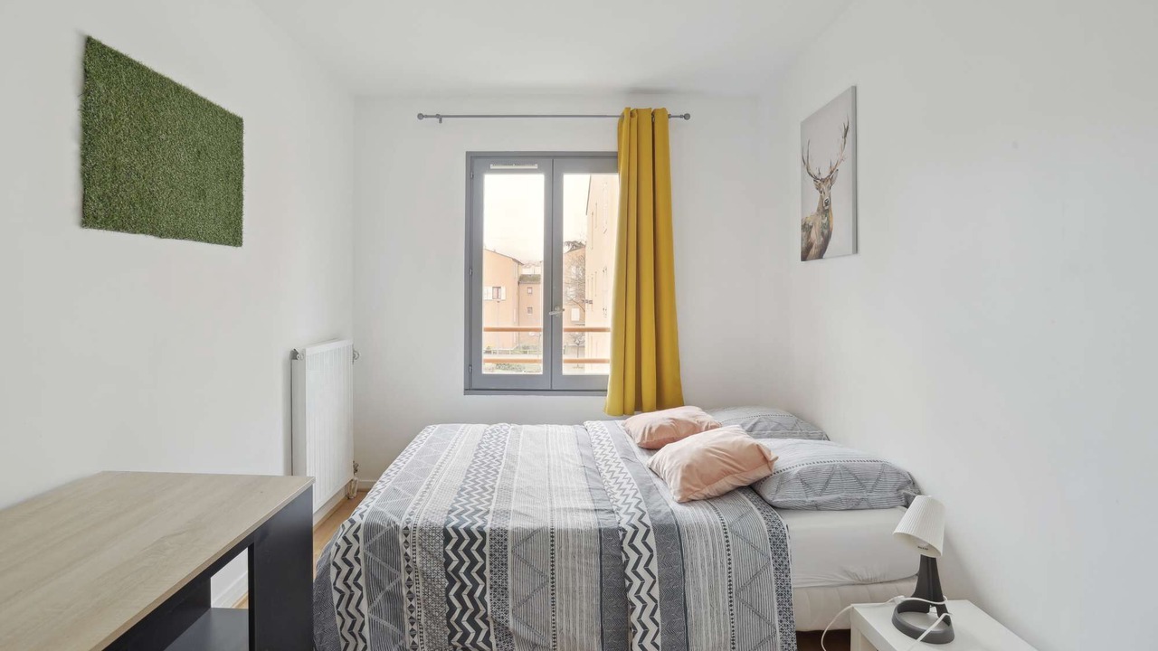 Photo of Bedroom in Mantes-la-Jolie