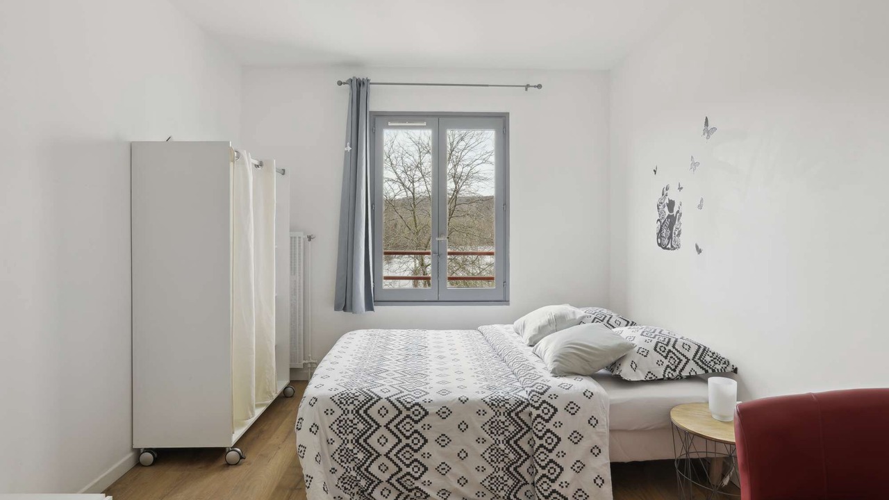 Photo of Bedroom in Mantes-la-Jolie