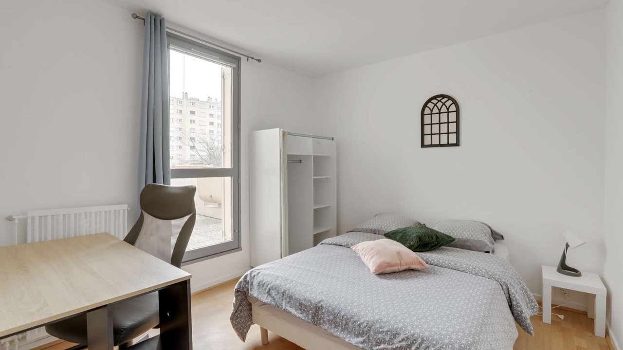 Photo of Bedroom in Mantes-la-Jolie