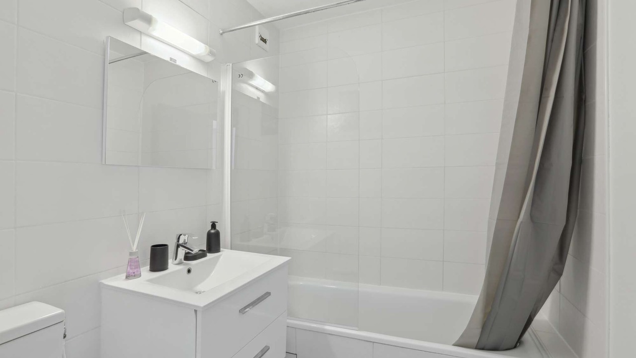 Photo of Bathroom in Mantes-la-Jolie