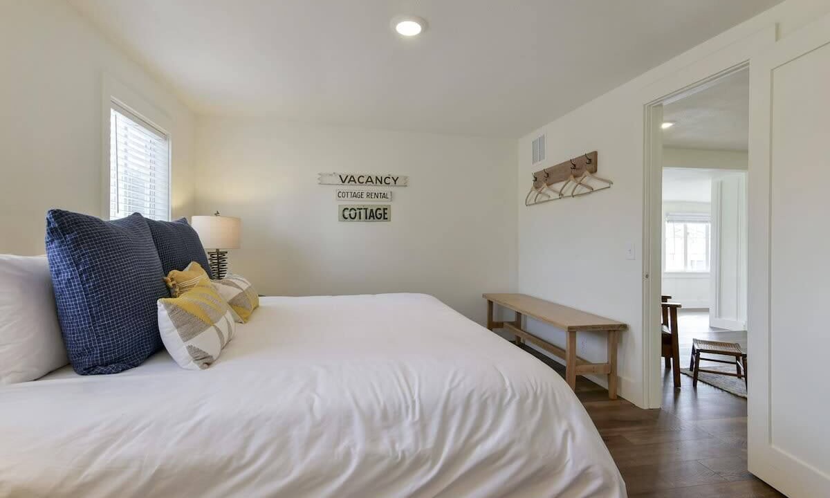 Photo of Bedroom in Rockaway Beach