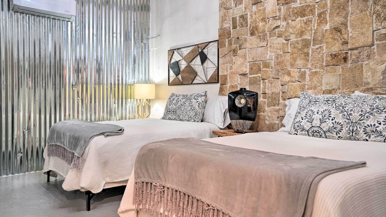 Photo of Bedroom in Western Division