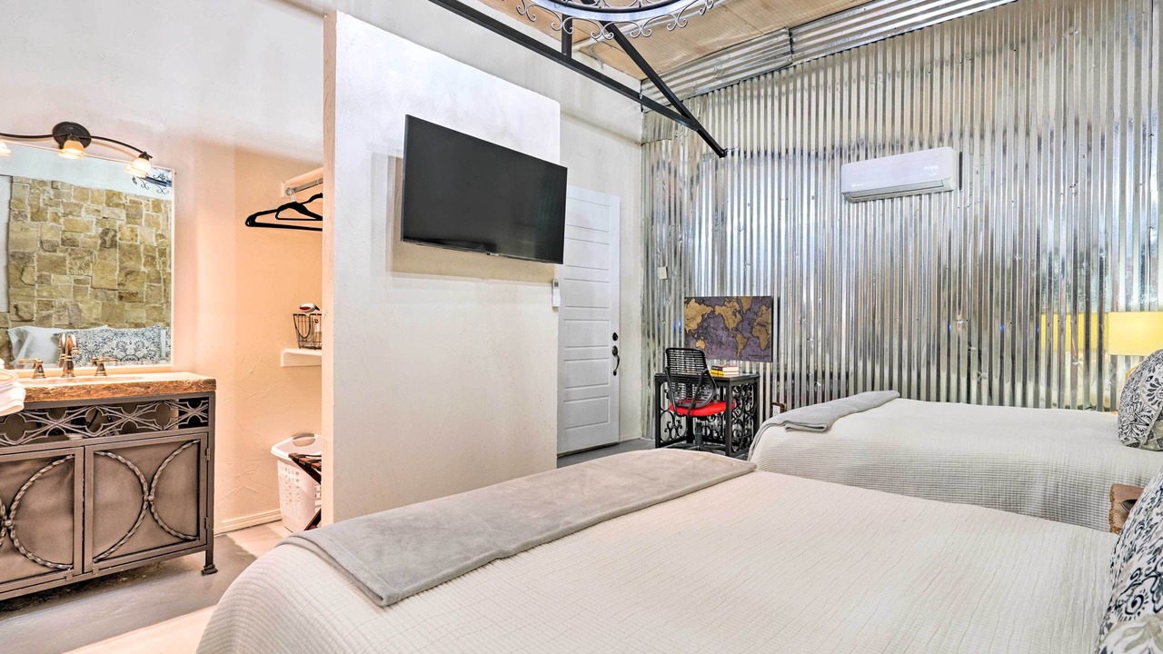Photo of Bedroom in Western Division