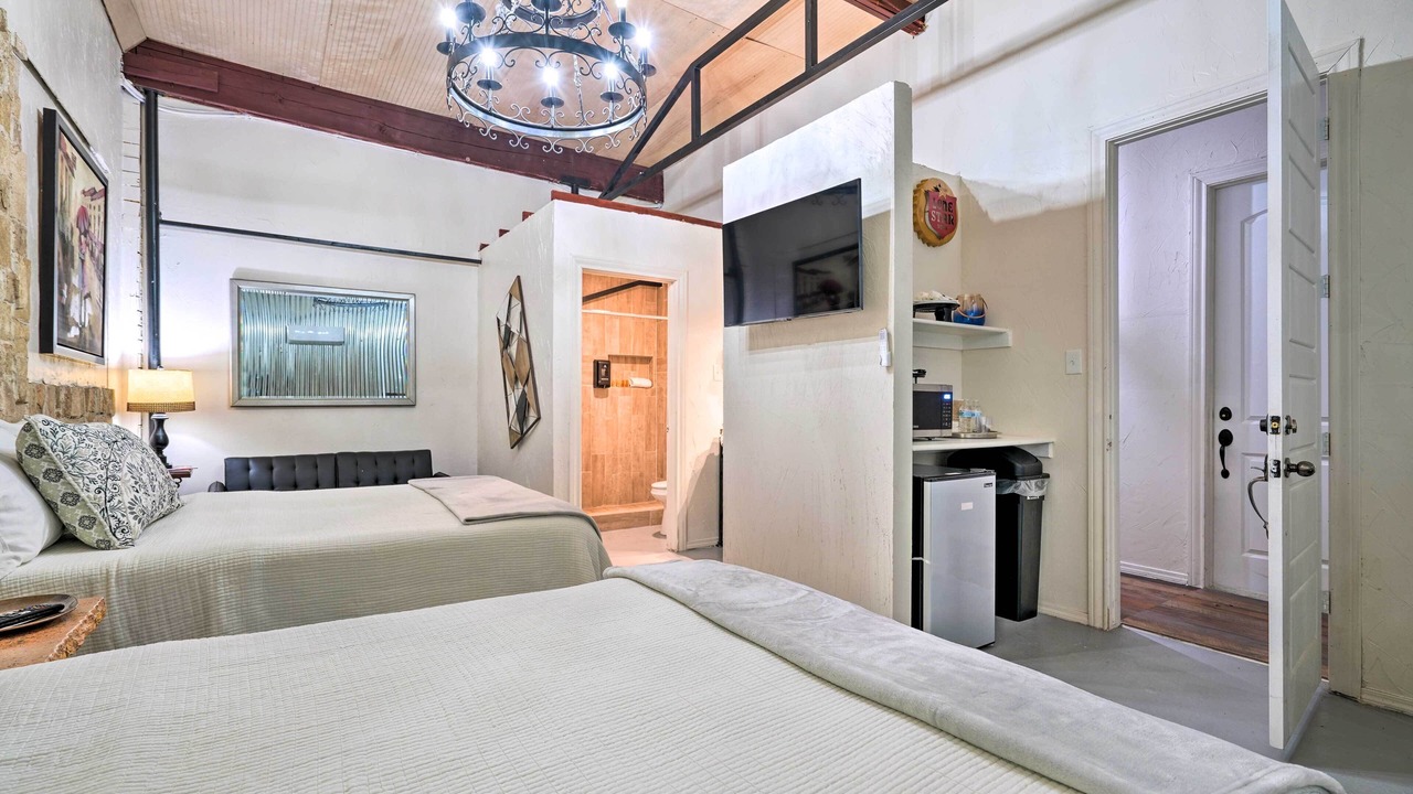 Photo of Bedroom in Western Division