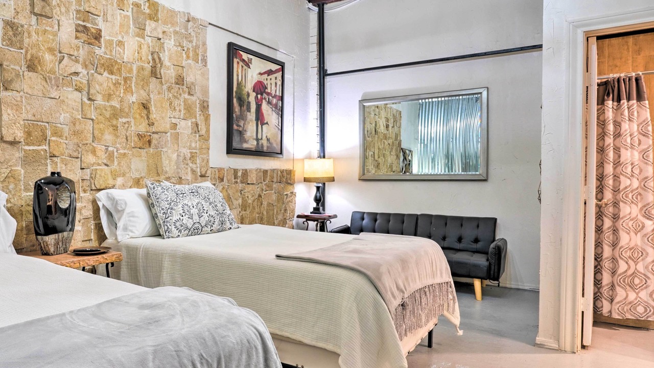 Photo of Bedroom in Western Division