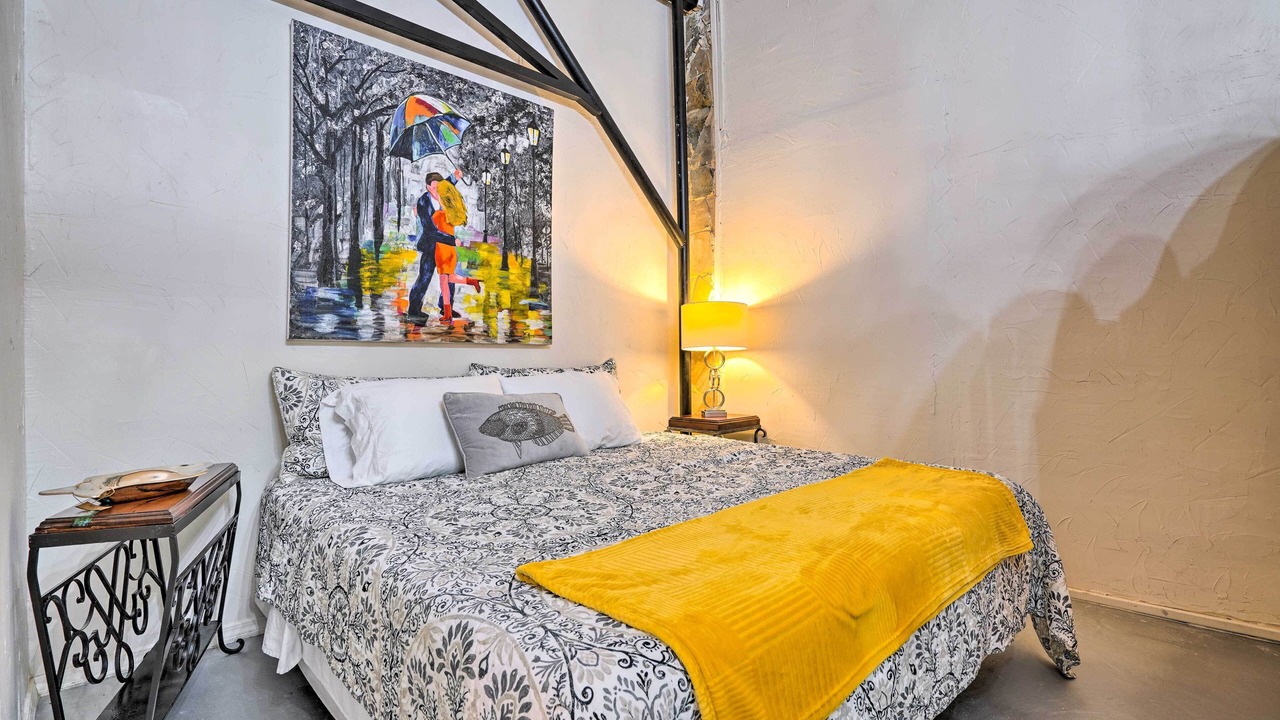 Photo of Bedroom in Western Division
